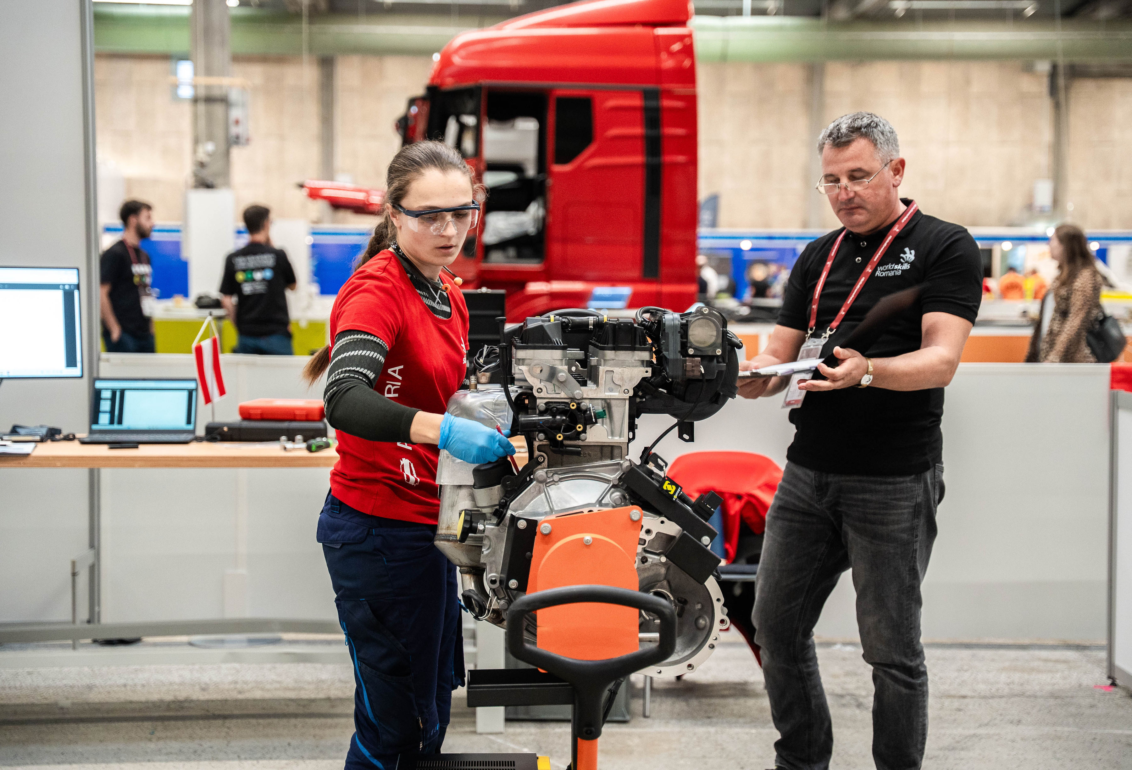 12_09_2025EuroSkillsHerning__2025Photo_AutomotiveTechnology_EmilyWilson_WorldSkillsEurope-30.jpg